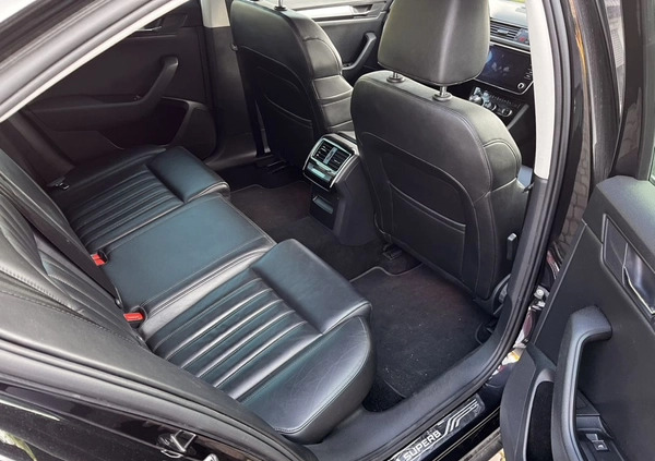 Skoda Superb cena 65000 przebieg: 102000, rok produkcji 2018 z Miłomłyn małe 67